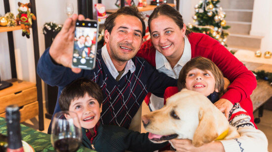 Kako za Božić jednostavno darivati cijelu obitelj pa čak i četveronožne ljubimce