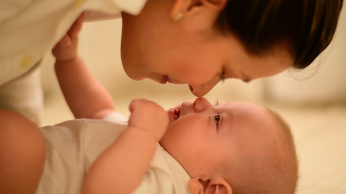 Dojenje bez problema i baby handling s masažom